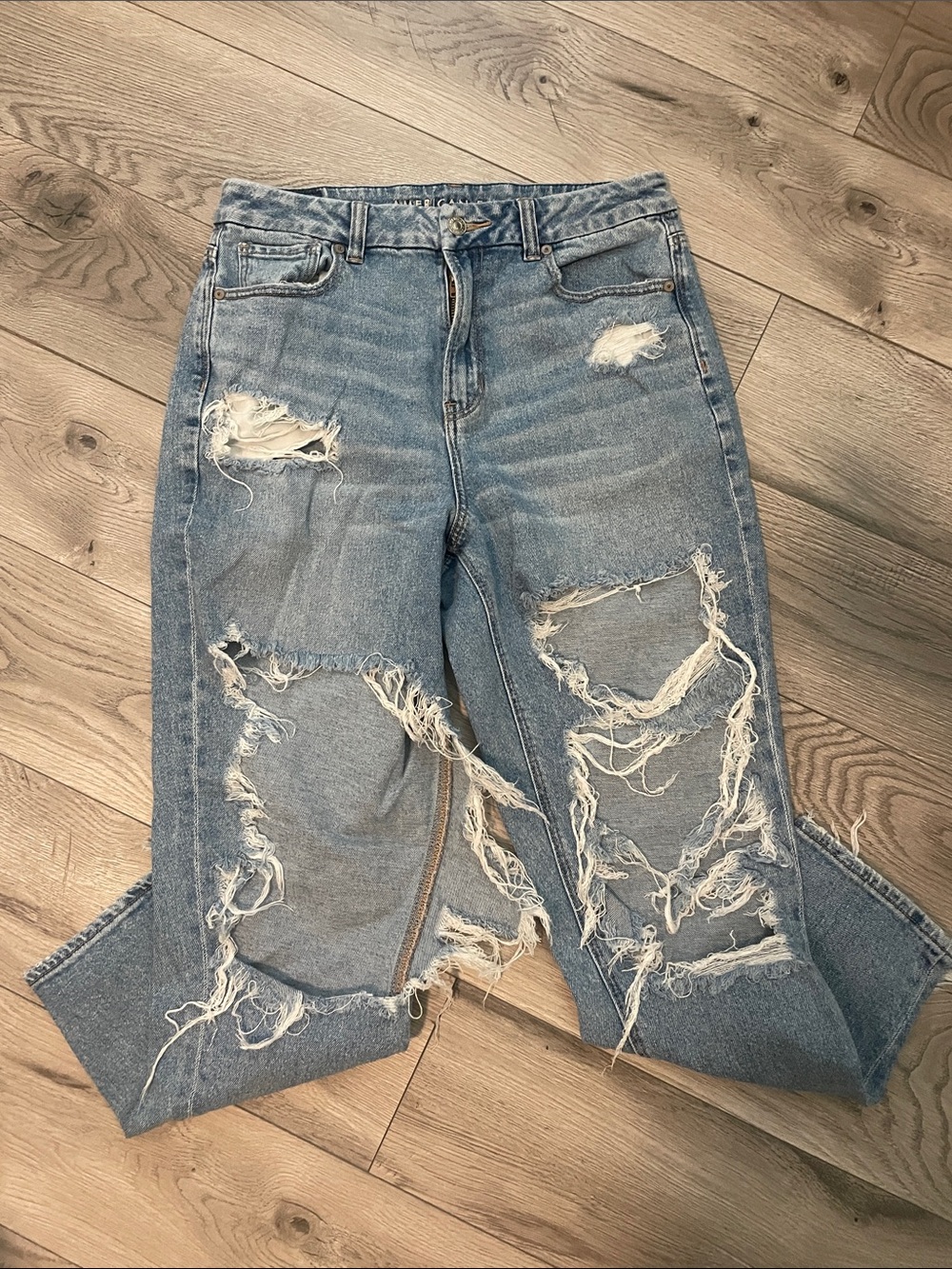 American Eagle Outfitters Light Blue Ripped Curvy Mom Jeans